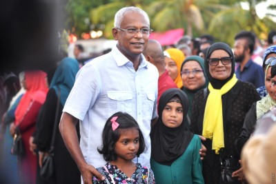 ރައްޔިތުންނަށް ހިދުމަތްދޭނީ ލާމަރުކަޒީ އުސޫލުން: އިބޫ