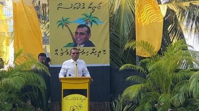 އިބޫގެ ކެބިނެޓަށް ޕާޓީތަކުން "ސަވާރު ނުވުމަށް" ކުރީގެ ރައީސް ނަޝީދު ގޮވާލައްވައިފި