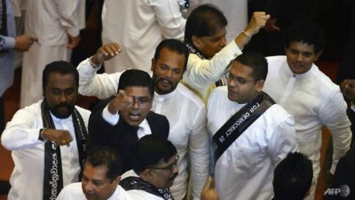 ލަންކާގެ މަޖިލީހުގެ ރައީސާ ދިމާލަށް ވަށިގަނޑެއް އެއްލައި މާރާމާރީ ހިންގައިފި