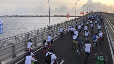 އިބޫގެ ސަރުކާރުގެ ފުރަތަމަ 60 ދުވަސްތެރޭ 5000 ހެލްމެޓް ބަހަނީ