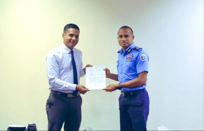 އިންޓަޕޮލްގައި މަސައްކަތްކުރާ ފުރަތަމަ ދިވެހި ފުލުހަކަށް ރިލްވާން