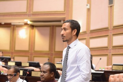 65 އަހަރުވުމުން ވެރިކަމަށް ކުރިމަތިނުލެވޭ އިސްލާހު އުވާލަން ހުށަހަޅައިފި