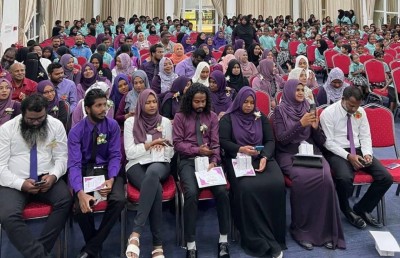 ނަށަން ދަސްކޮށްދޭން ދެކޮޅު ހެދި ތިން ޓީޗަރެއްގެ ސަސްޕެންޝަންގެ މުއްދަތު އިތުރު ކޮށްފި