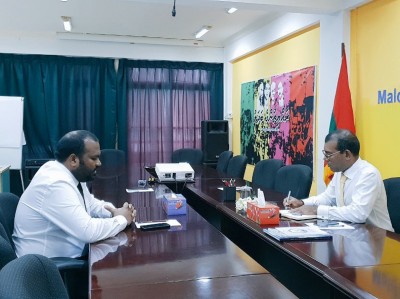 ނަޝީދާއި ޓޫރިޒަމް މިނިސްޓަރު އަލީ ވަހީދު ބައްދަލުކުރައްވައިފި