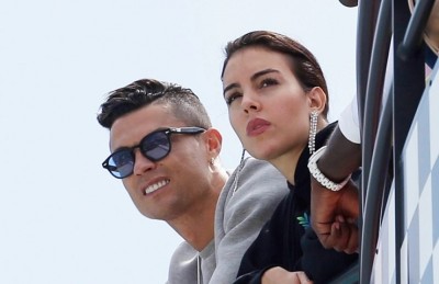 ރޮނާލްޑޯ ގެންދަން ސައޫދީ ކްލަބަކުން ރެކޯޑް އަގެއް ހުށަހަޅައިފި