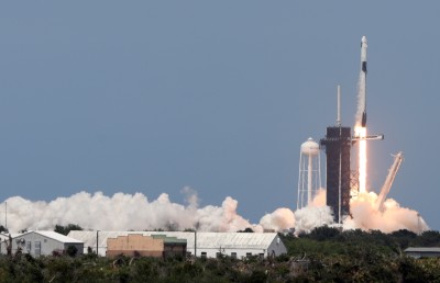 އަމިއްލަ ކުންފުންޏެއްގެ އުޅަނދެއްގައި ނާސާގެ އޮސްޓްރޮނޯޓުން ފުރަތަމަ ފަހަރަށް ޖައްވަށް