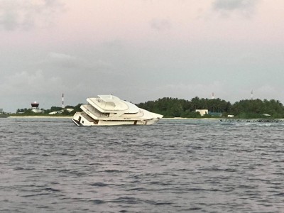 ފަތުރުވެރިން ގޮވައިގެން ދަތުރުކުރި ސަފާރީ ޔޮޓެއް ދަރަވަންދޫ ނެރަށް އަރައިފި