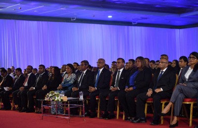 ސުޕްރީމް ކޯޓު ފަނޑިޔާރުންގެ މެންދުރުގެ ފަރިއްކޮޅު ސުލޫކީ މައްސަލައަކަށް!