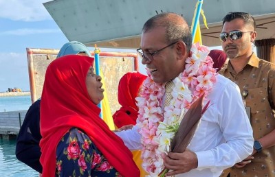 ނަޝީދު ތިނަދޫއަށް ވަޑައިގަތުމުން ހޫނު މަރުހަބާއެއް