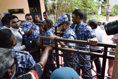 މެމްބަރުން މަޖިލީހަށް ވަނުމަށް ހުރަސް އެޅި މައްސަލަ އިމްތިޔާޒު ކޮމިޓީއަށް ހުށަހަޅައިފި