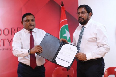 ޕީޕީއެމް ދޫކުރައްވައި ހުސައިން މަނިކު ދޮންމަނިކު ވެސް ޖޭޕީއާ ގުޅިވަޑައިގެންފި