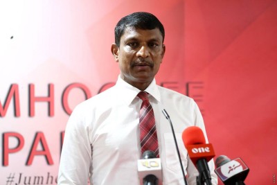ޖުމްހޫރީ ޕާޓީއަށް ސޮއި ކުރީ އެއްވެސް އެދުމެއް އޮވެގެން ނޫން: ރިޔާޒު