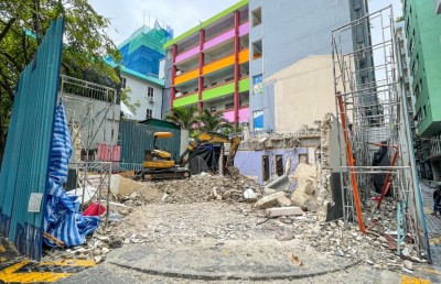 އަހުމަދިއްޔާ ސްކޫލުގެ އޮފީސް ތަޅާލައި 10 ބުރީގެ އިމާރާތެއް ހަދަނީ
