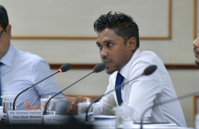 ރިސޯޓު އަލުން ހުޅުވާއިރު ވަޒީފާތަކަށް ދިވެހިންނަށް ފުރުސަތު ދޭން ގޮވާލާ ޕެޓިޝަނެއް މަޖިލީހަށް