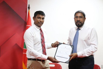ރައީސް ޔާމީންގެ ދިފާއުގައި ނިކުތް ޖޭޕީގެ މެންބަރުންނަށް ފިޔަވަޅު އަޅަނީ