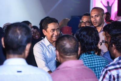 ކުރީގެ ރައީސް ޔާމީން ކާރުކޮޅުގައި ފުލުސް އޮފީހަށް ވަޑައިގެންފި