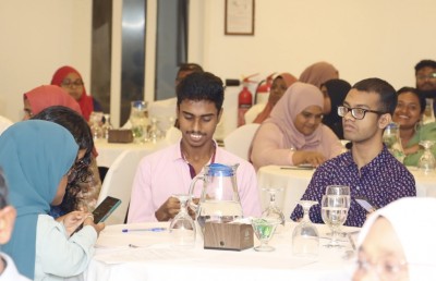 މި ހަތަރު ކުދިންގެ ހިތްދަތި ވާހަކަ: ނުކުޅެދެނީ ކޮން ބައެއް؟