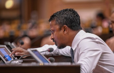 ސަލާމް ބުނަންޖެހޭ ކޮންމެ ފަހަރަކު ސެޓްފިކެޓް ގެންދަން ޖެހުން ރަނގަޅެއް ނޫން: އުޝާމް