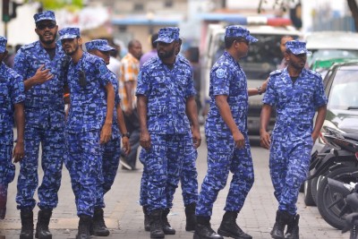 މާލެ އަށް ސަރަހައްދަކަށް ބަހާލައި، ކޮންމެ ސަރަހައްދަކަށް ފުލުހުން