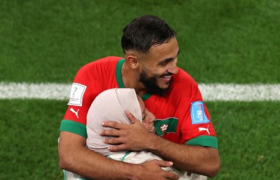 މައިންގެ ލޯތްބާއެކު މޮރޮކޯ، ދުނިޔޭގެ ޗެމްޕިއަނުންނާ ދެކޮޅަށް