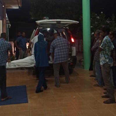 ނޮޅިވަރަމުން މަރުވި އަންހެން މީހާގެ ހަށިގަނޑު މާލެ ގެންނަނީ