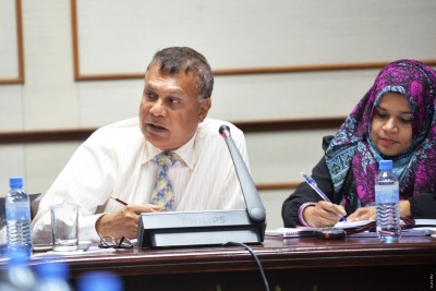 ދެ ސަފީރަކަށް ރުހުން ނުދޭން ފާސްކޮށްފި
