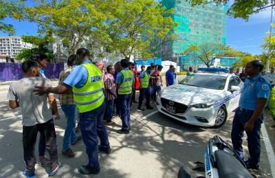 މުސާރަ ނުދީގެން ހާލުގައި ޖެހިފައި ތިބި ޖައުސާގެ މުވައްޒަފުން މިއަދު ވެސް އިހްތިޖާޖުގައި