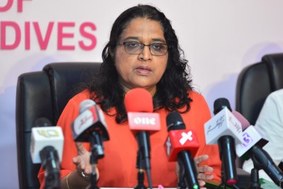 މަނީ ލޯންޑަރިން މައްސަަލައެއްގައި އާޒިމާ ފުލުސް އޮފީހަށް ހާޒިރުކޮށްފި