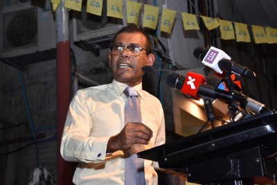 ރައީސް ޔާމީން، އެމަނިކުފާނުގެ ކެންޑިޑޭޓުންނަށް ދެއްވީ ލަނޑެއް: ނަޝީދު