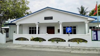 ކައުންސިލަރަކު އަންހެން މުވައްޒިފަކަށް ޖިންސީ ގޯނާ ކުރި މައްސަލައެއް ބަލަނީ