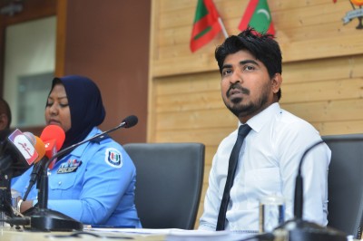 ހުކުރު ދުވަހު ބަންދުކުރަނީ 13 މަގެއް!
