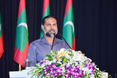 ދިވެހީންގެ ބަދަހިކަމަށް ކޫރުން އެޅެނީ ސިޔާސީ ނުތަނަވަސްކަމުގެ ސަބަބުން: އިމްރާން