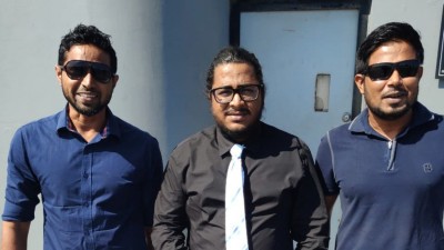 އަދީބުގެ ކުރީގެ ދެ ބޮޑީ ގާޑުން ގޭ ބަންދަށް ބަދަލުކޮށްފި