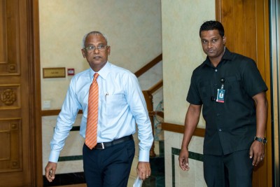 ލަންކާއަށް ކުރެއްވި ނުރަސްމީ ދަތުރުފުޅު ނިންމަވާލައި ރައީސް މާލެވަޑައިގެންފި