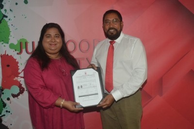 ޑރ. އާމާލާއި ނާޒިމާ ޖުމްހޫރީ ޕާޓީއަށް