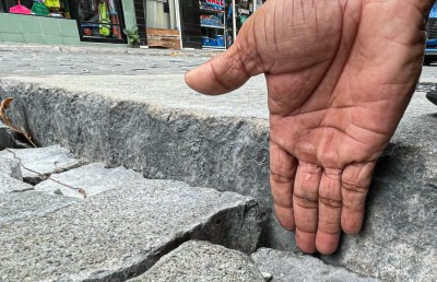 މާލޭގެ މަގުތައް ވަރަށް ބޮޑަށް ހަލާކުވެ، ޝަކުވާ!