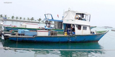 ތިން މީހުންނާއެކު ދަތުރުކުރަނިކޮށް ގެއްލުނު ދޯނި ފެނިއްޖެ