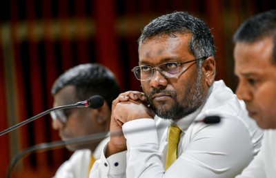 އިންތިހާބު ކޮމެޓީ އެކުލަވާލުން ދެ ފެކްޝަންގެ ބޮޑު ކޯޅުމަކަށް!