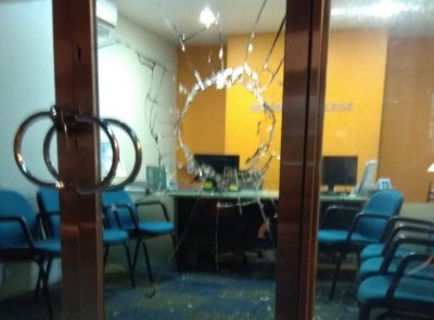 މަންދު ކޮލެޖުގެ ބިިއްލޫރިގަނޑެއް ތަޅާލައިފި