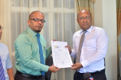 ލޭބާ ޕާޓީ ރަޖިސްޓްރީ ކޮށްދީފި: ވަކި މީހެއްގެ ވަށައިގެން ނުހިނގާނެ ކަމަށް އެޕާޓީން ބުނޭ!