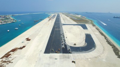އަވައްޓެރިން ދެކެ ލޯބިވުން