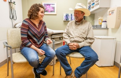 ދެމަފިރިންގެ ކިޑްނީ ވެސް ހަދިޔާކުރީ އެކަކަށް