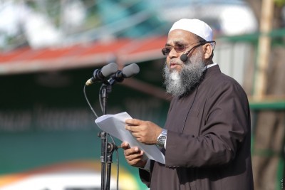 ބައެއް ދިވެހީން ހުކުރު ހުތުބާއަށް "ހޮޓްބާ" އޭ ކިޔާތީ ޑރ މައުރޫފް ކަންބޮޑުވުން ފާޅުކޮށްފި