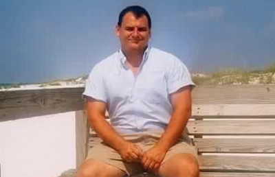 ދެމަފިރިންގެ ކިޑްނީ ވެސް ހަދިޔާކުރީ އެކަކަށް