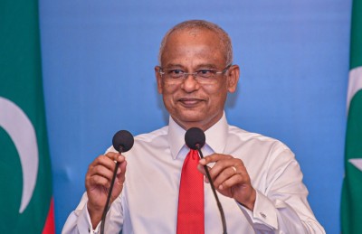ރައީސްގެ ނިއުސް ބްރީފިންއެއް ހަވީރު 4:30 ގައި