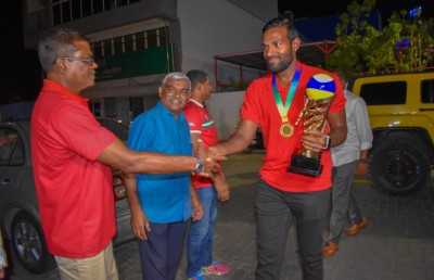 ރަން މެޑެއްޔާ އެކު އެޑަމްގެ ޓާގެޓްތައް މަތިވެއްޖެ