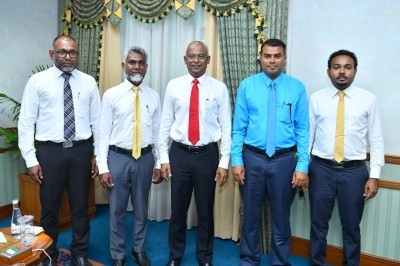 ދަރަވަންދޫ ކައުންސިލްގެ މެމްބަރުންނާ ރައީސް ބައްދަލުކުރައްވައިފި