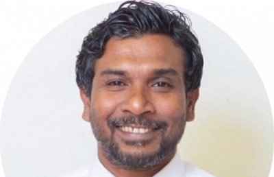 ރައީސްގެ ކެމްޕެއިނަށް ވަގުތު ދެއްވަން ބްރޯޑްކޮމުން ގައިސް އިސްތިއުފާ ދެއްވައިފި