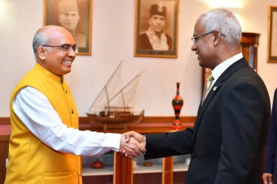 އިންޑިއާ ސަފީރު ރައީސްގެ އަރިހަށް ވަދާއީ ޒިޔާރަތް ކުރައްވައިފި