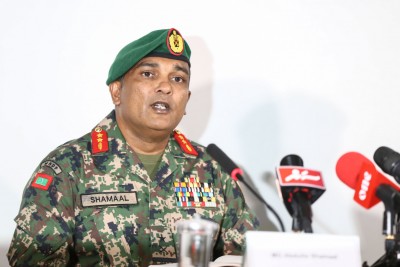 ހުއްދަ ނެތި ބޯޑަރު ހުރަސްކުރާ މީހުން ގިނަ، އެއީ ނުރައްކަލެއް: ޗީފް އޮފް ޑިފެންސް ފޯސް